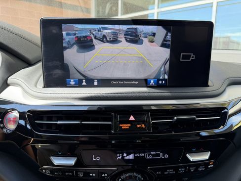 Used 2025 Acura MDX FWD image 19