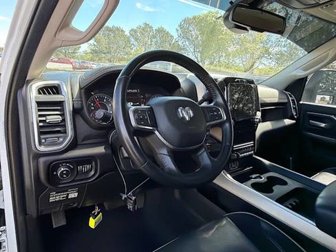 Used 2023 RAM 2500 Laramie AWD/4WD image 11