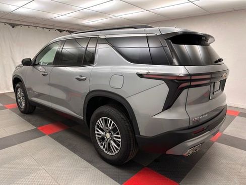 New 2026 Chevrolet Traverse LT w/ Driver Confidence Package FWD image 4