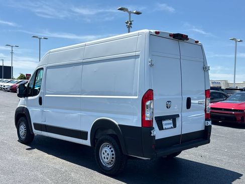 Used 2024 RAM ProMaster 2500 w/ Convenience Group FWD image 5