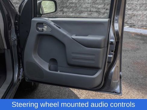 Used 2017 Nissan Frontier SV AWD/4WD image 18
