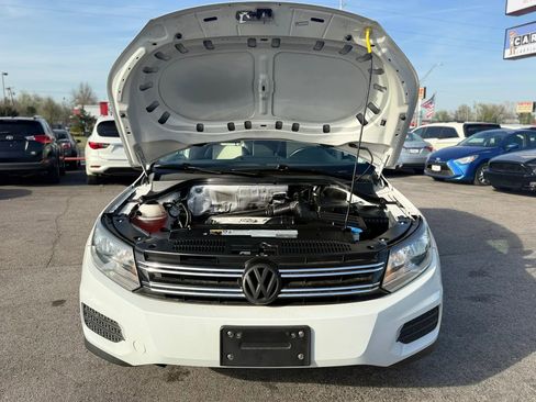 Used 2017 Volkswagen Tiguan S image 30