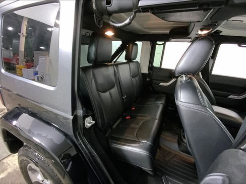 Used 2017 Jeep Wrangler Unlimited Sahara w/ Connectivity Group image 20