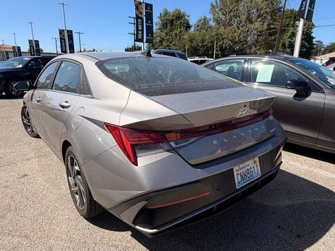 Used 2024 Hyundai Elantra Limited FWD image 3