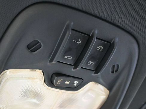 Used 2023 Chevrolet TrailBlazer RS w/ Sun and Liftgate Package FWD image 23