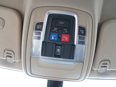 Used 2019 RAM 1500 Laramie AWD/4WD image 32