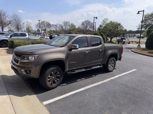 Used 2015 Chevrolet Colorado LT w/ Luxury Package image 1
