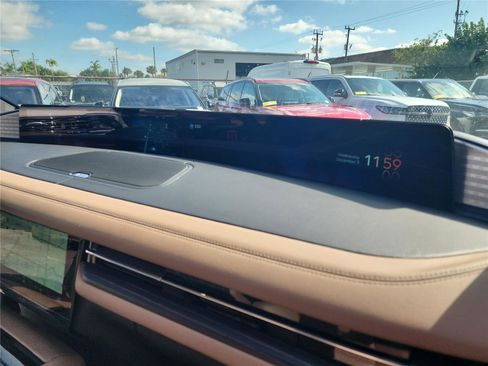 New 2025 Lincoln Navigator L Black Label image 32