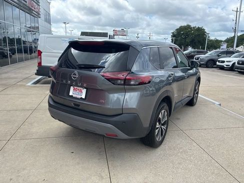 Used 2023 Nissan Rogue SV FWD image 7