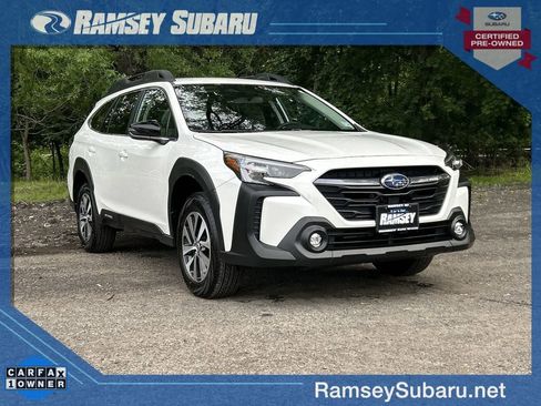 Certified 2025 Subaru Outback Premium AWD/4WD image 1