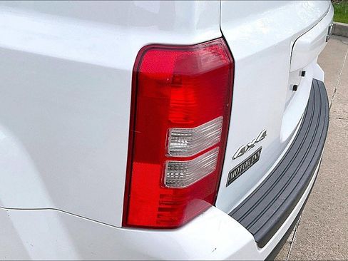 Used 2016 Jeep Patriot Sport w/ Power Value Group AWD/4WD image 20