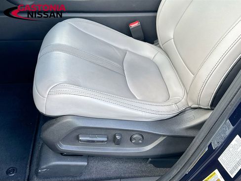 Used 2023 Honda Pilot Touring image 23