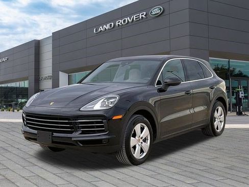 Used 2022 Porsche Cayenne Base image 1
