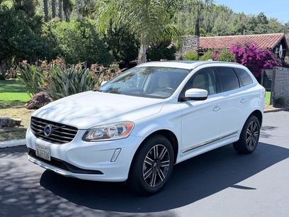Used 2016 Volvo XC60 T6 w/ Proximity Package