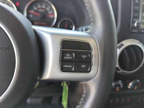 Used 2016 Jeep Wrangler Rubicon AWD/4WD image 38