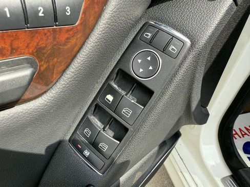 Used 2011 Mercedes-Benz C 300 SPORT 4MATIC image 14