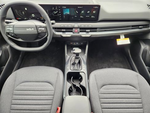 New 2025 Kia K4 EX image 18