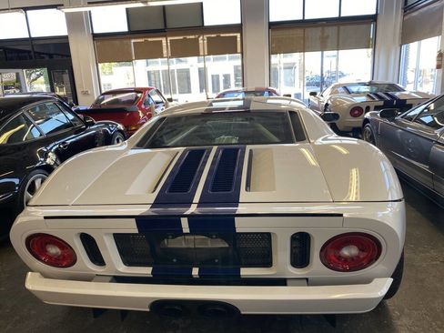 Used 2005 Ford GT RWD image 5
