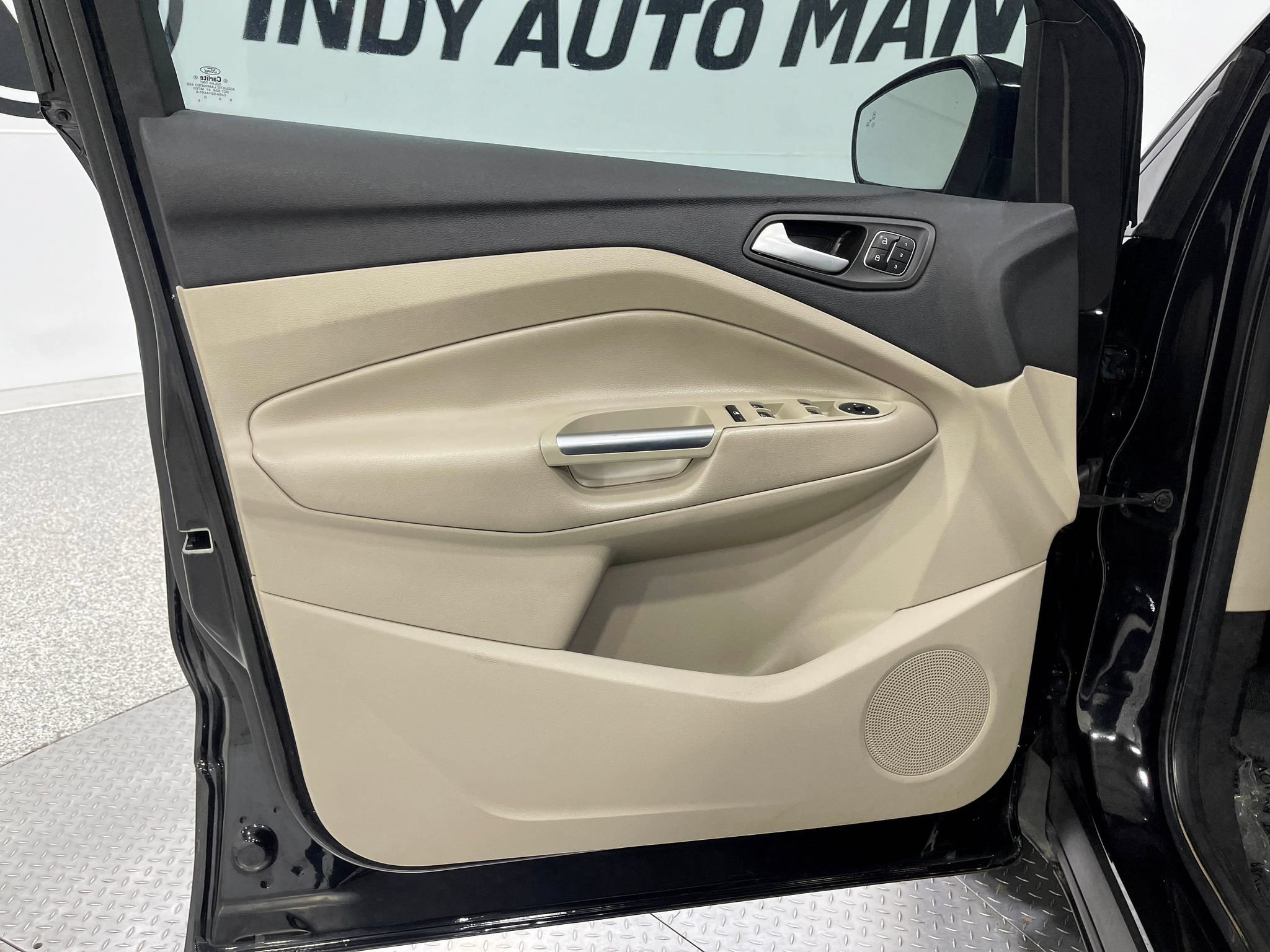 Used 2019 Ford Escape Titanium FWD image 15