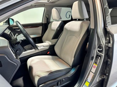 Used 2019 Lexus RX 350L w/ Premium Package image 15