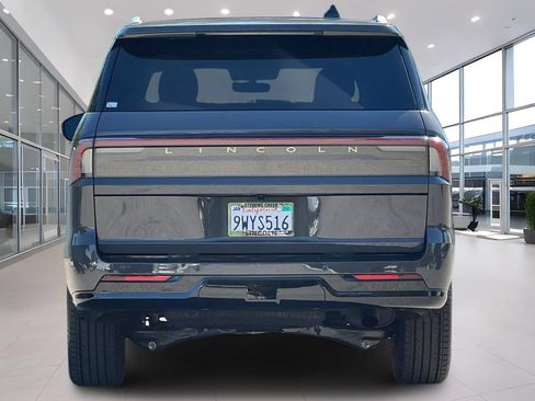 Used 2025 Lincoln Navigator Black Label AWD/4WD image 5