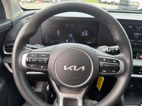 Used 2023 Kia Sportage LX AWD/4WD image 17