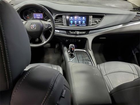 Used 2020 Buick Enclave Essence image 21