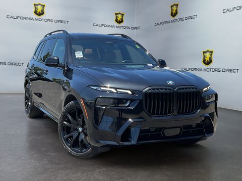 Used 2023 BMW X7 xDrive40i w/ M Sport Package AWD/4WD image 3