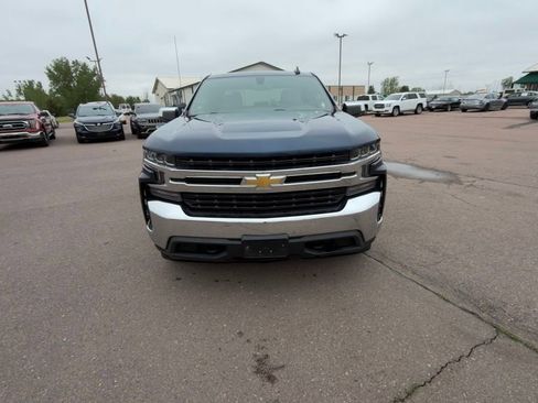 Used 2019 Chevrolet Silverado 1500 LT w/ Convenience Package AWD/4WD image 5
