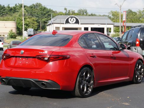 Used 2018 Alfa Romeo Giulia Ti Sport w/ Quick Order Package 22U Sport RWD image 7