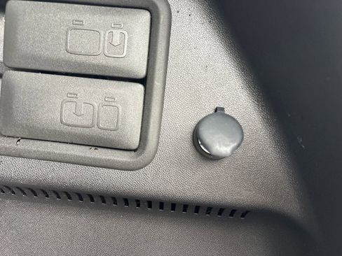 Used 2018 Chevrolet Equinox LT w/ Sun & Infotainment Package FWD image 31
