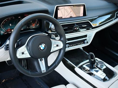 Used 2020 BMW 740i w/ Luxury Rear Seating Package image 43