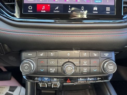 Used 2023 Dodge Durango GT image 33