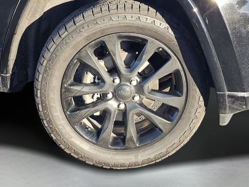 Used 2020 Jeep Grand Cherokee Altitude image 18