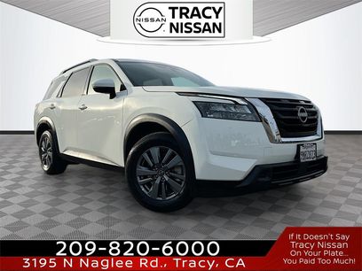 Used 2024 Nissan Pathfinder SV