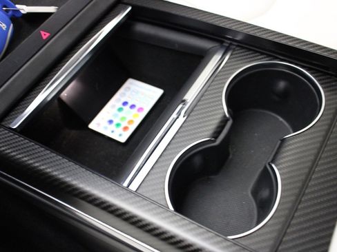 Used 2022 Tesla Model S Plaid image 28