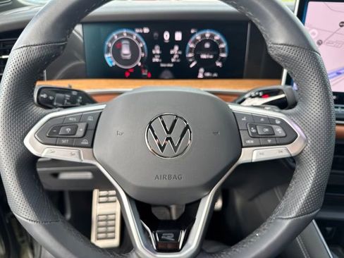 Used 2026 Volkswagen Tiguan SEL R-Line AWD/4WD image 30