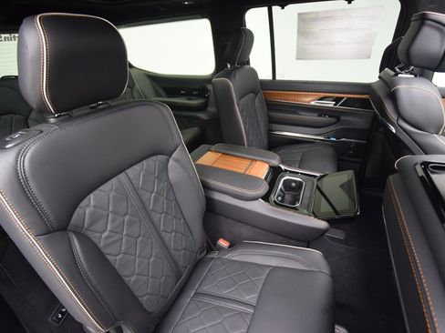 New 2026 Jeep Grand Wagoneer Summit AWD/4WD image 18