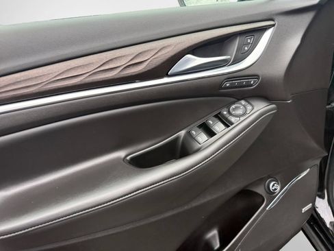 Used 2023 Buick Enclave Avenir AWD/4WD image 14