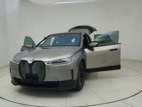 Used 2023 BMW iX xDrive50 w/ Premium Package image 72