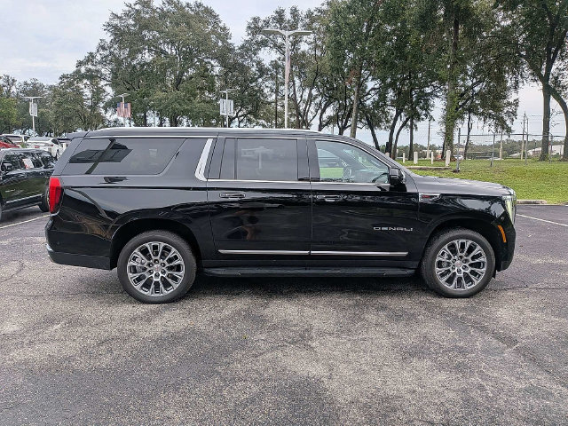 Used 2025 GMC Yukon XL Denali AWD/4WD image 4