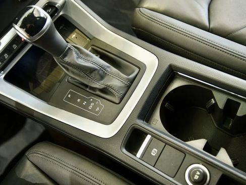 Used 2024 Audi Q3 2.0T Premium image 15