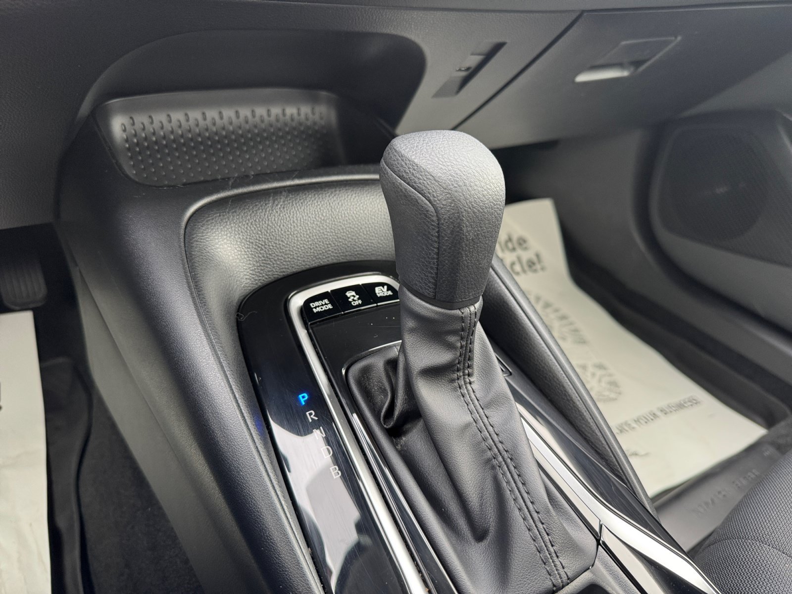 Used 2022 Toyota Corolla LE FWD image 6