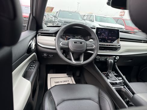Used 2025 Jeep Compass Limited AWD/4WD image 13