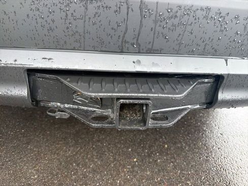 Used 2021 Toyota Highlander XLE AWD/4WD image 11