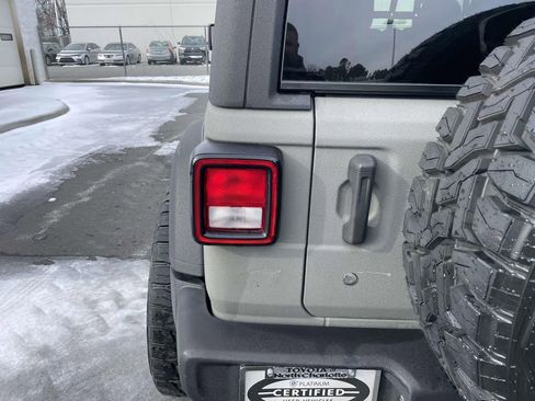 Used 2018 Jeep Wrangler Unlimited Sport S image 18
