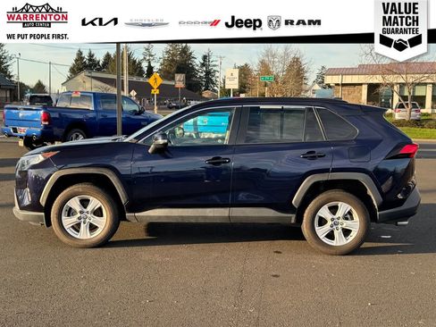 Used 2021 Toyota RAV4 XLE AWD/4WD image 5