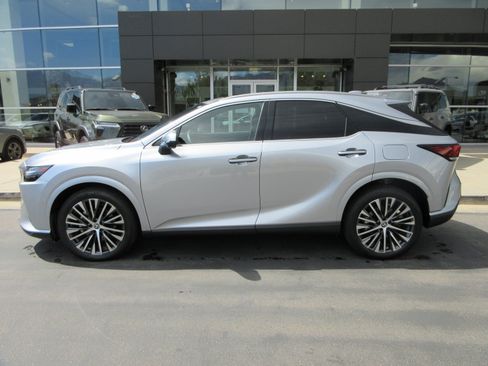 Used 2025 Lexus RX 350 w/ Convenience Package AWD/4WD image 3