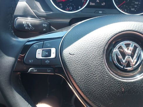 Used 2020 Volkswagen Tiguan SE w/ Panoramic Sunroof Package AWD/4WD image 22