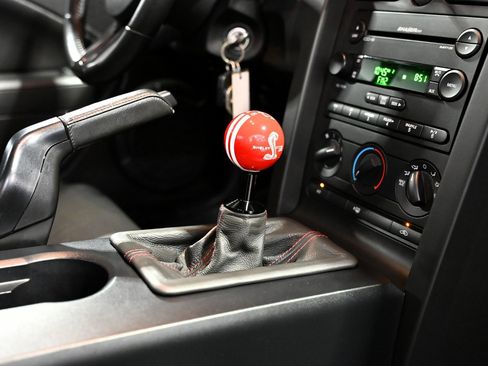 Used 2007 Ford Mustang Shelby GT500 RWD image 38
